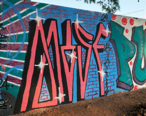 MESF: A jovem grafiteira que está levando a arte urbana feminina de Guaxupé para a região