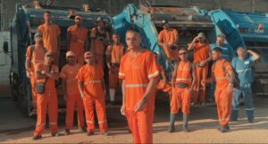 Rapper Dan-P Adeptos transforma a rotina dos coletores em rima e conscientização