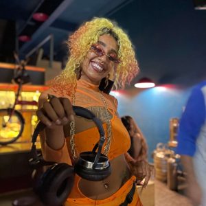 Nanda Chitta: A DJ que leva a força feminina do Hip Hop para o Sul de Minas
