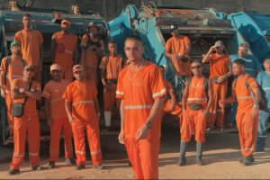 Rapper Dan-P Adeptos transforma a rotina dos coletores em rima e conscientização